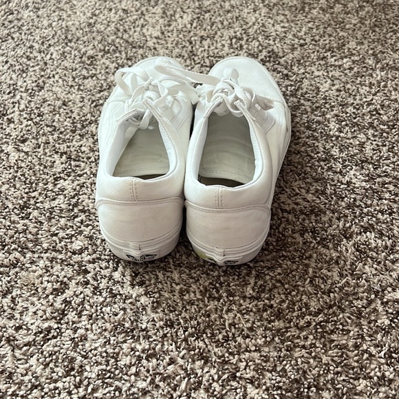 Vans - Picture 2 of 3